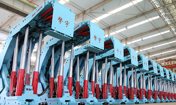 ZY5600/28/56型（xíng）掩護式液壓支架