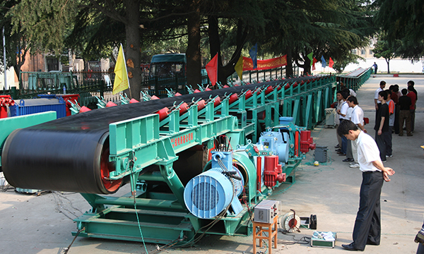 DSJ100/80/2x125型可（kě）伸縮皮帶機