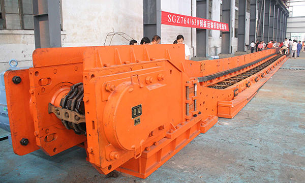 SGZ764/630型刮板（bǎn）機